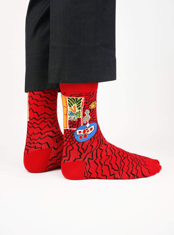 Intérieur rouge, nature morte sur table bleue